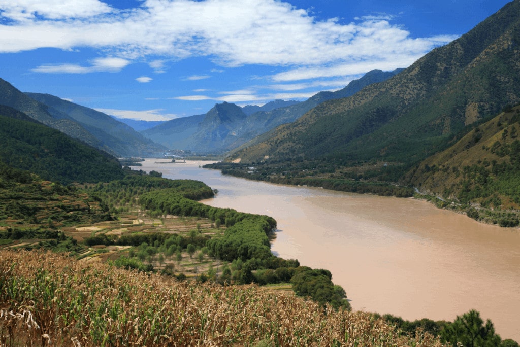 Je nach Regenfällen erstrahlt der Yantse Fluss in anderen Farben.