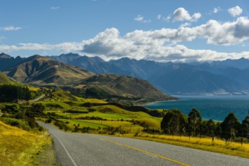 Straße entlang der Westküste Neuseelands