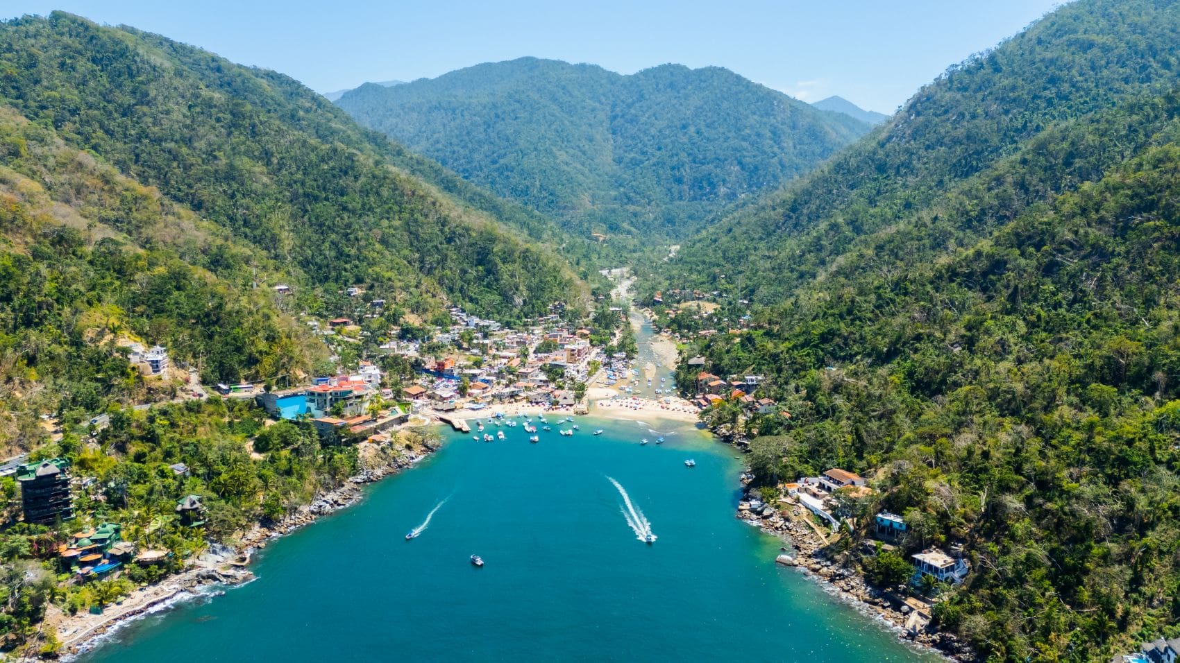 Strand Boca de Tomatlan bei Puerto Vallarta aus der Luft fotografiert 