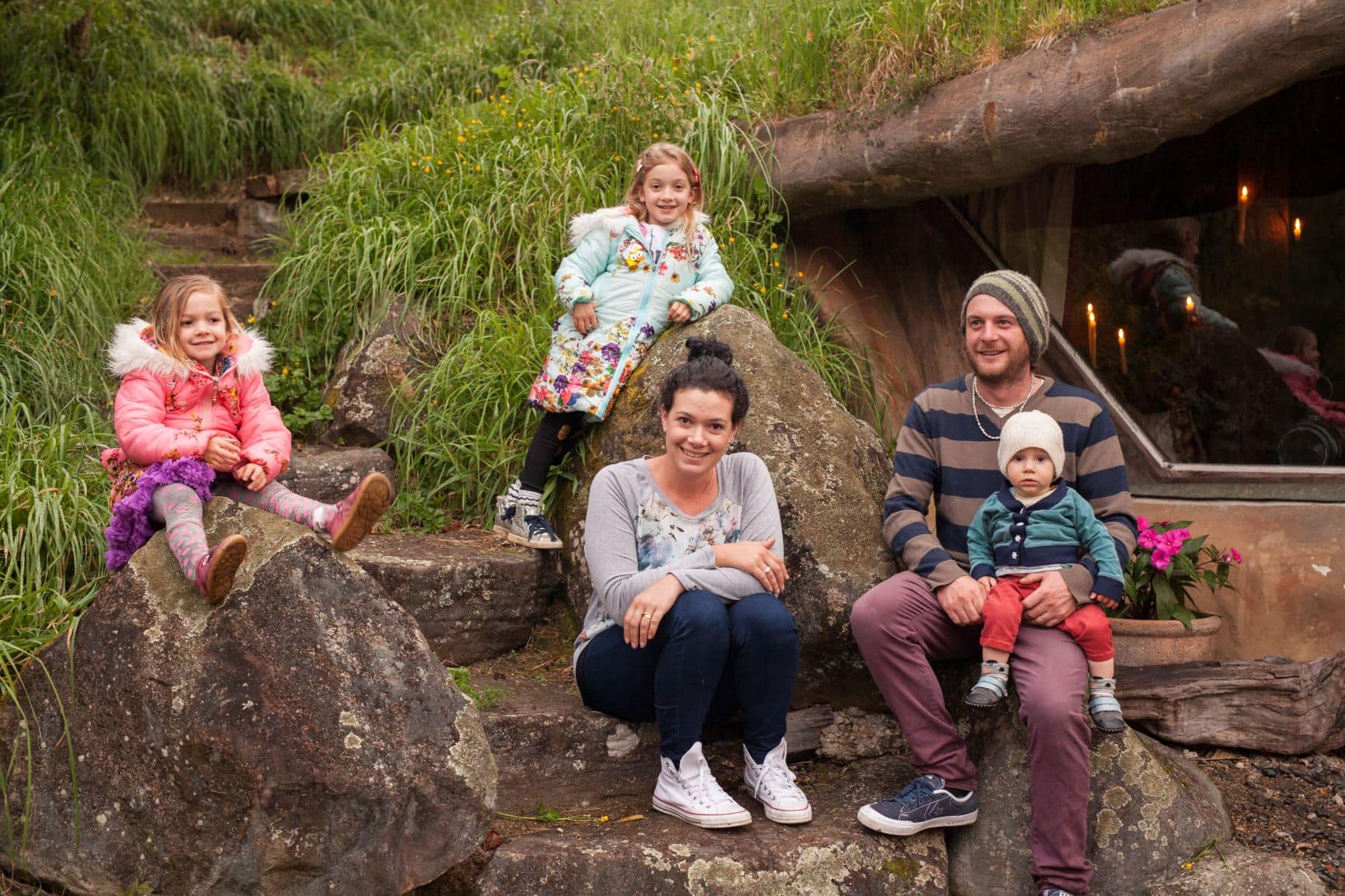 Familie in der Underhill Glamping Unterkunft