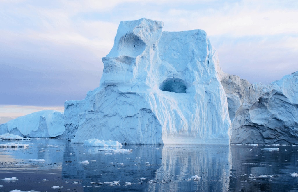 Wahnsinn! Die Eisberge zeigen sich in fantastischen Formen. Sehr ihr hier auch einen Totenkopf?