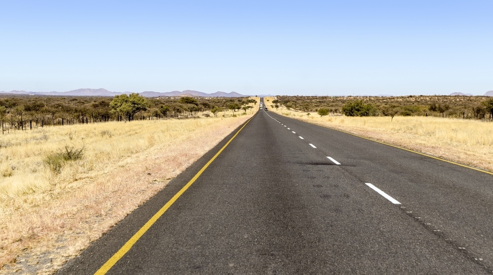 Straße ins Nirgendwo in Namibia
