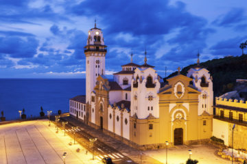 Candelaria-Kirche in Santa Cruz de Tenerife am Abend
