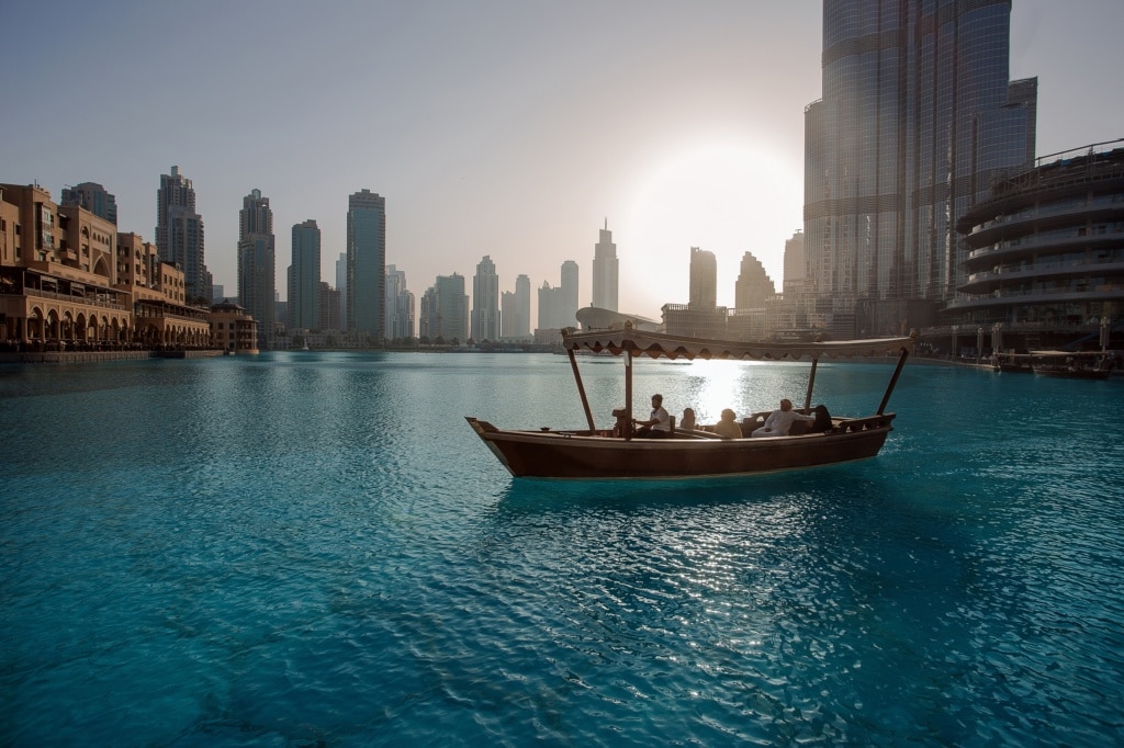 In Dubai lässt sich zwischen den Hochhausschluchten allerhand entdecken.