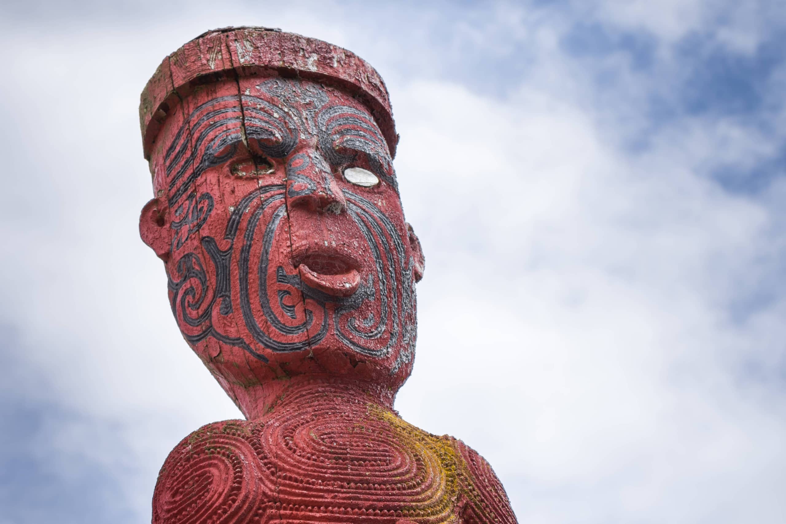 Ta Moko nennen sich die detailreichen Tattoos der Maoris.