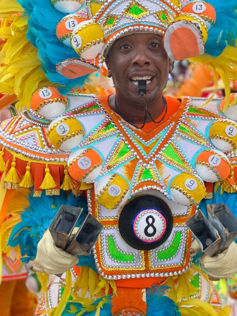 Das Junkanoo Festival in Nassau ist ein Spektakel, das ihr auf keinen Fall verpassen solltet.