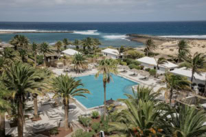 der Pool im Paradisus Salinas Lanzarote