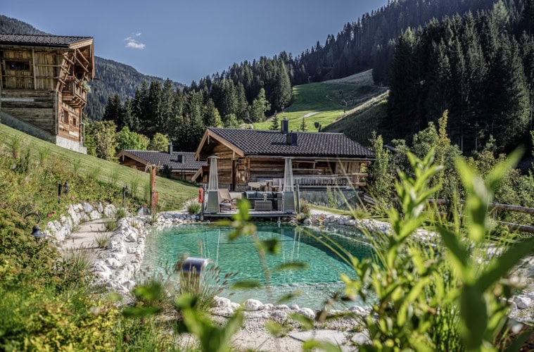 Außenansicht vom Bergdorf Prechtlgut