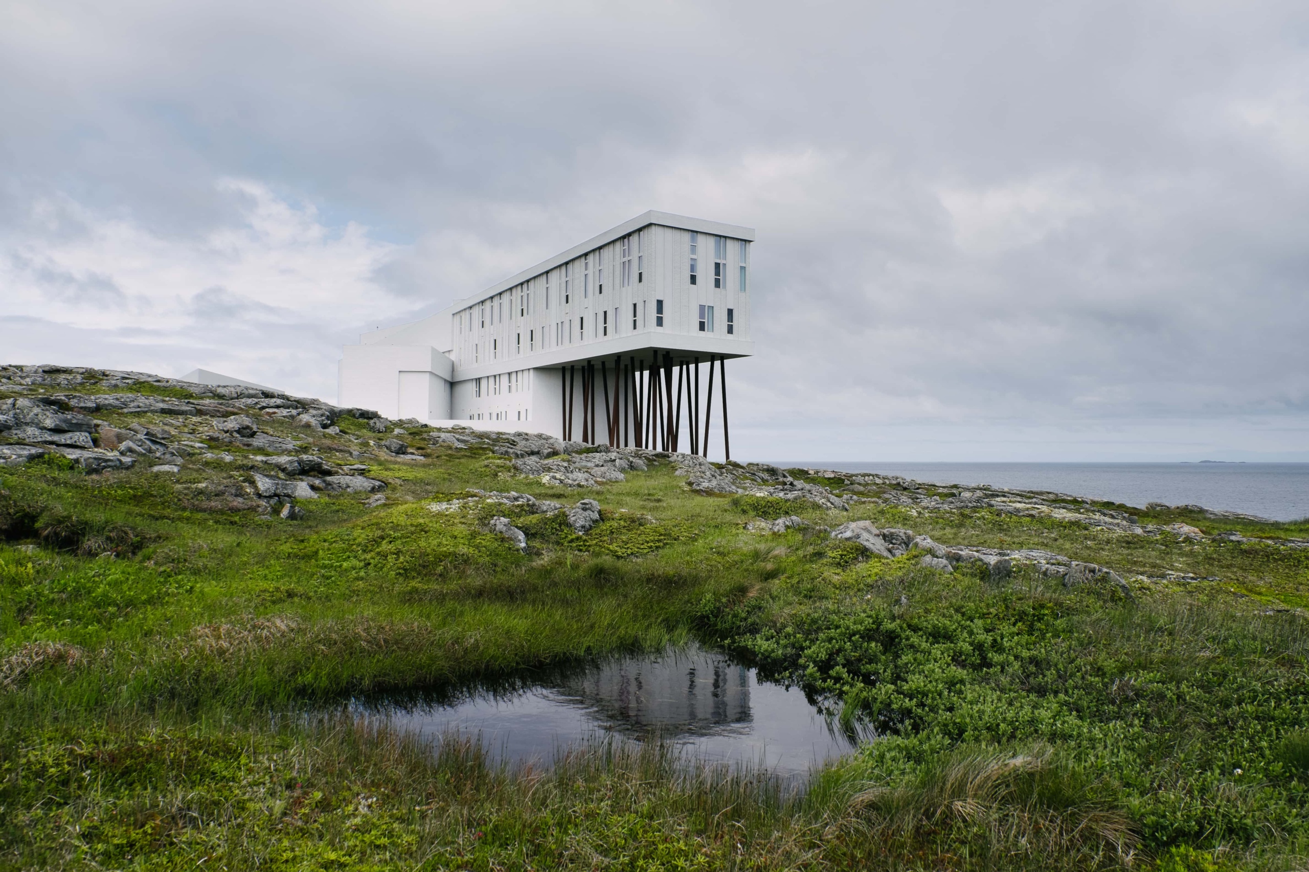Fogo Island Inn auf der Insel Fogo in Neufundland