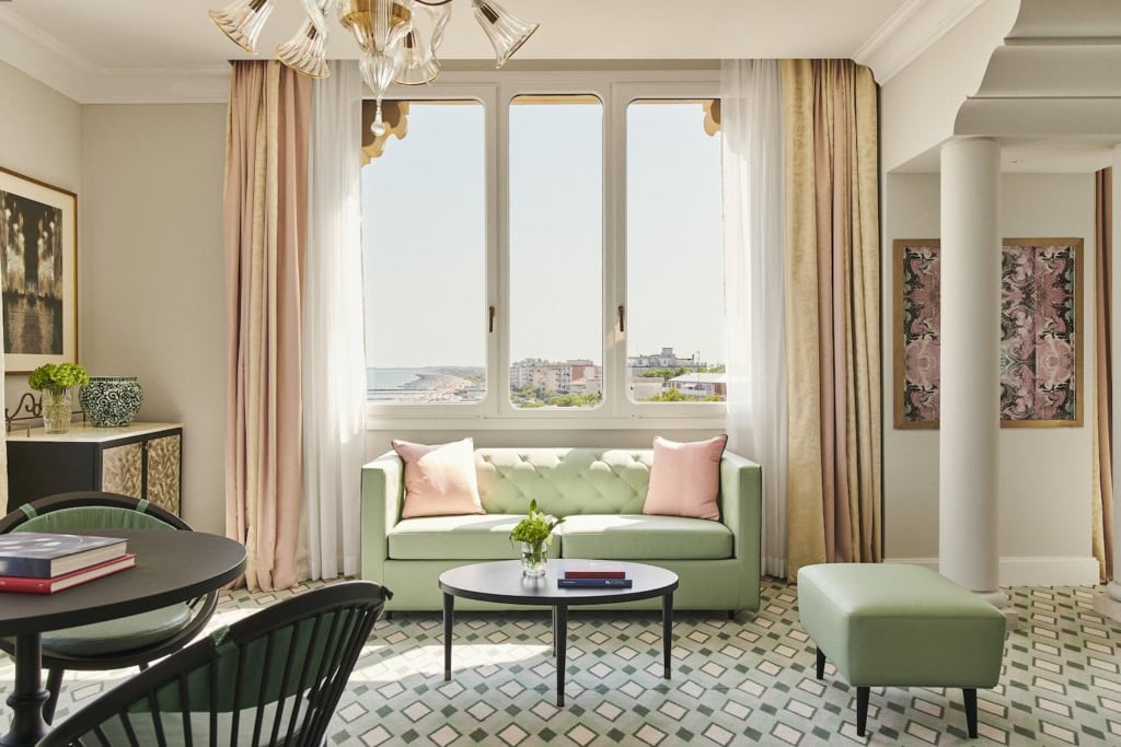 Innenansicht der Junior Premium Suite im Hotel Excelsior Venice Lido