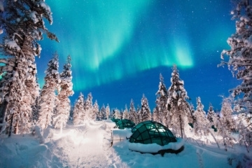 Ihr wollt Nordlichter sehen? In den Glasiglus von Kakslauttanen in Finnland stehen die Chancen gut!