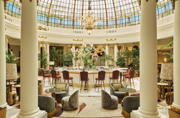 Eingangshalle mit Glaskuppel im The Palace Hotel Madrid