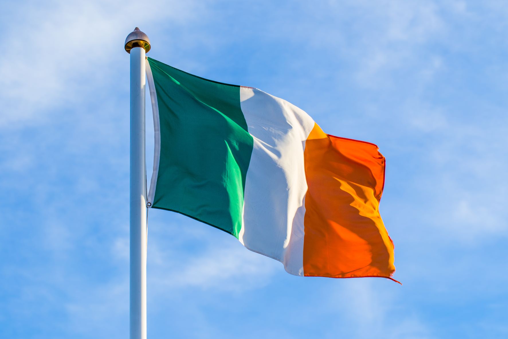 Flagge von Irland am Mast