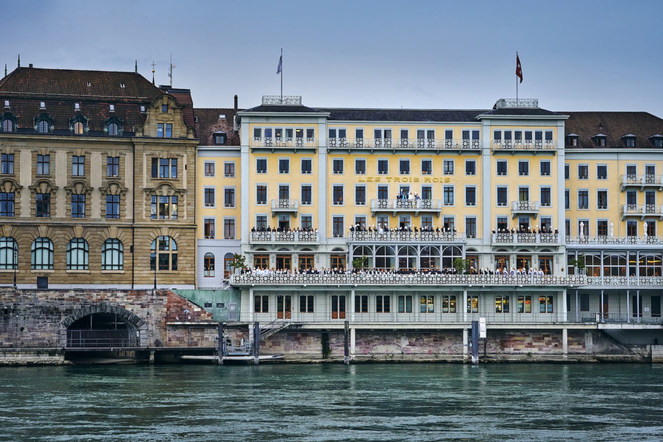 Hotel les trois rois, Hotel des Jahres 2019,  Basel, 2019, Fotos: Geri Born, Hotel von Aussen, Belegschaft, Gruppenfoto