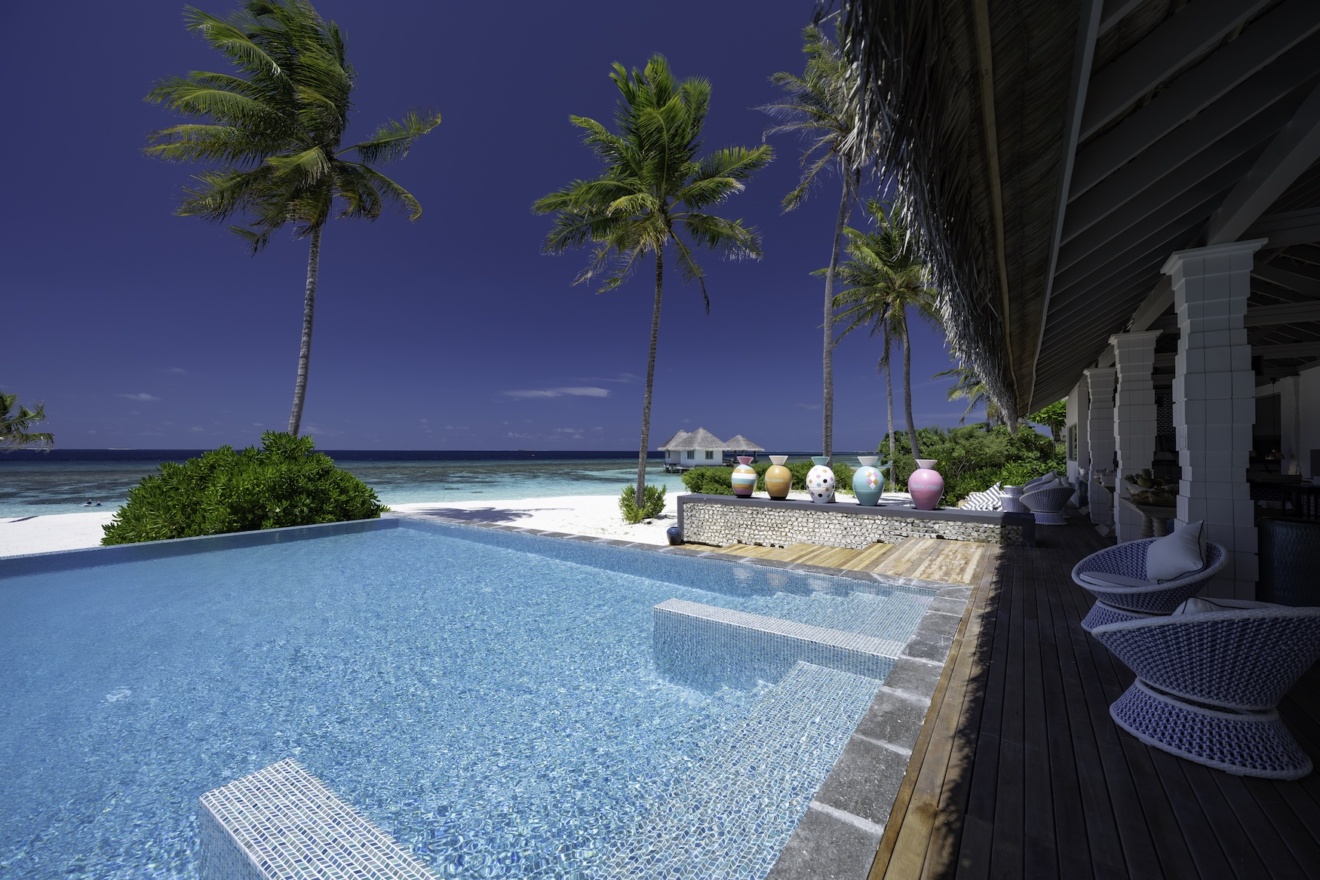 pool-cora-cora-maldives
