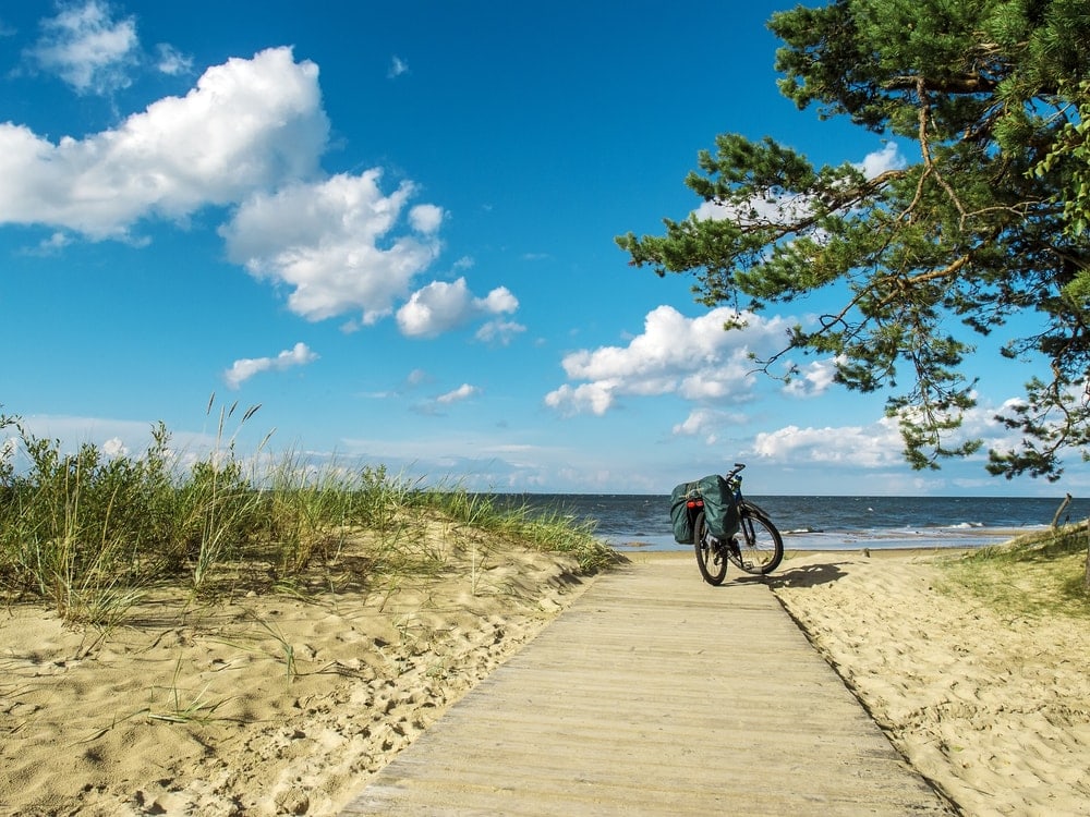 Fahrrad an der Küste der Kurischen Nehrung