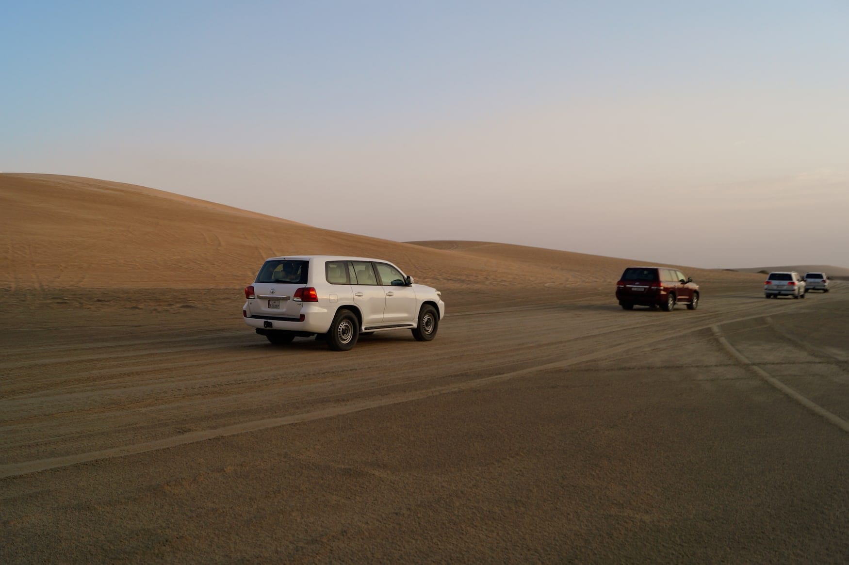 Jeeps in den Dünen Katars