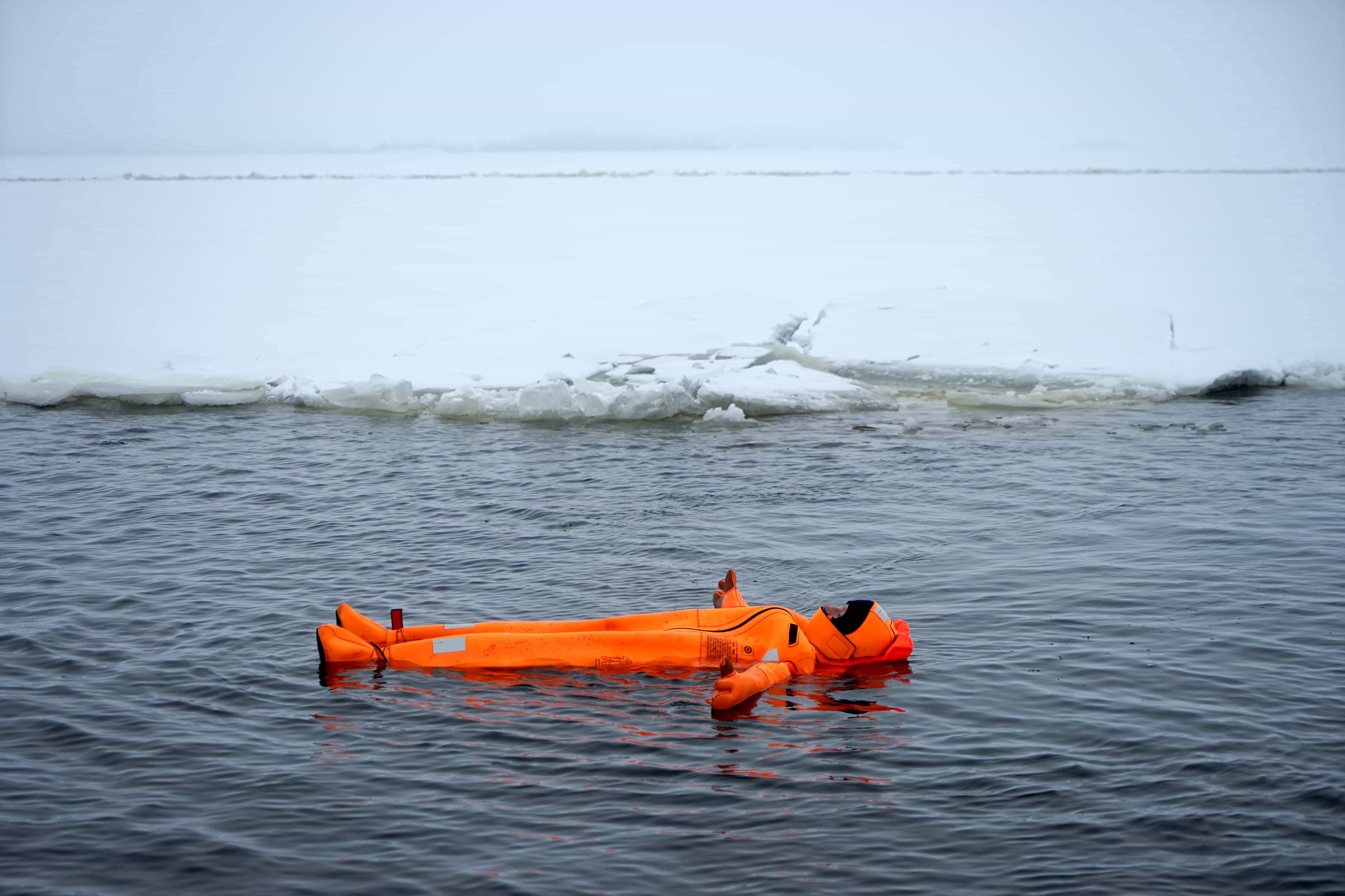 Eis Floating in Finnland