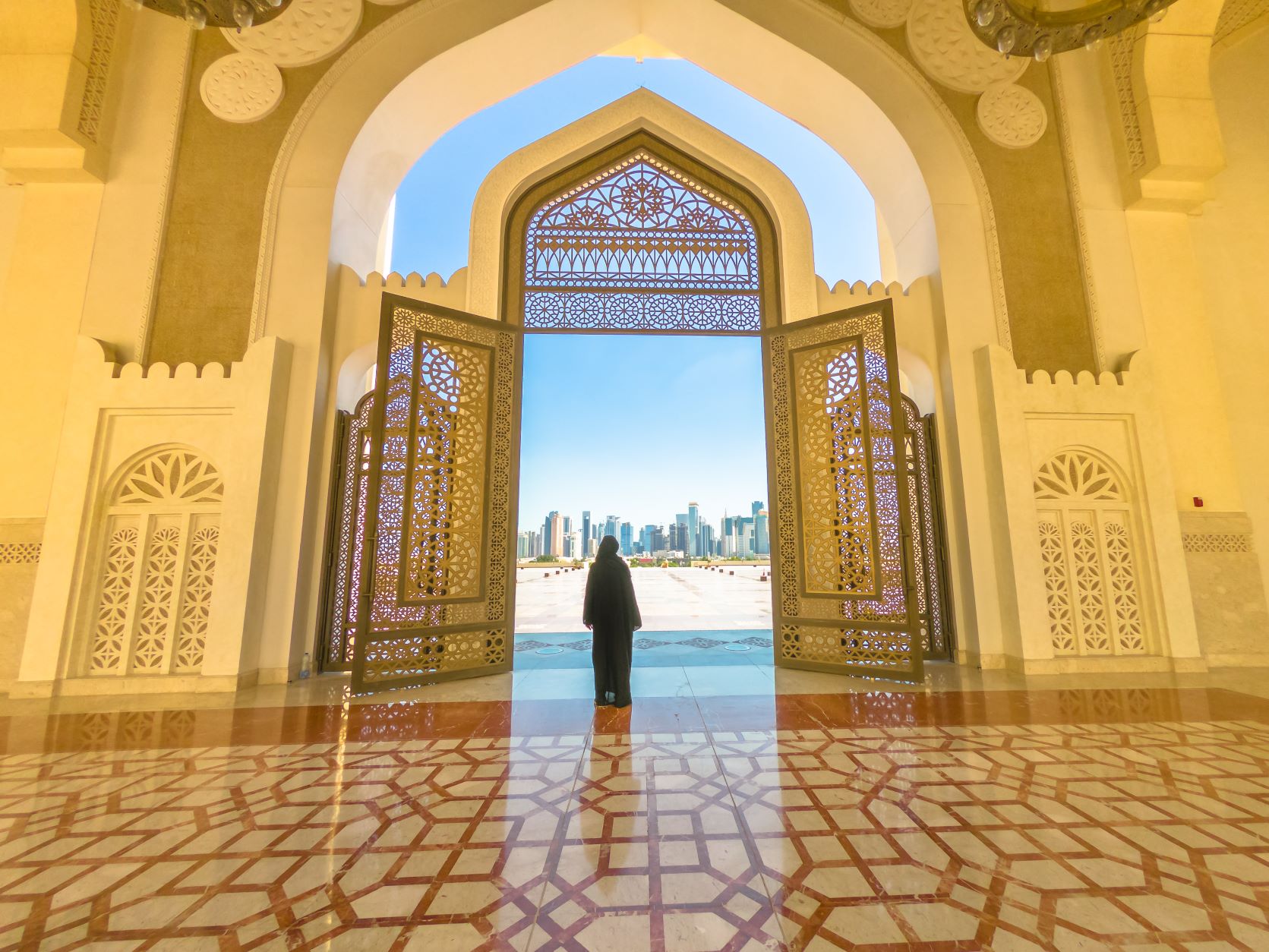 Frau in einer Moschee in Doha