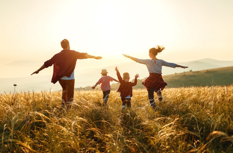 Glückliche Familie im urlaub