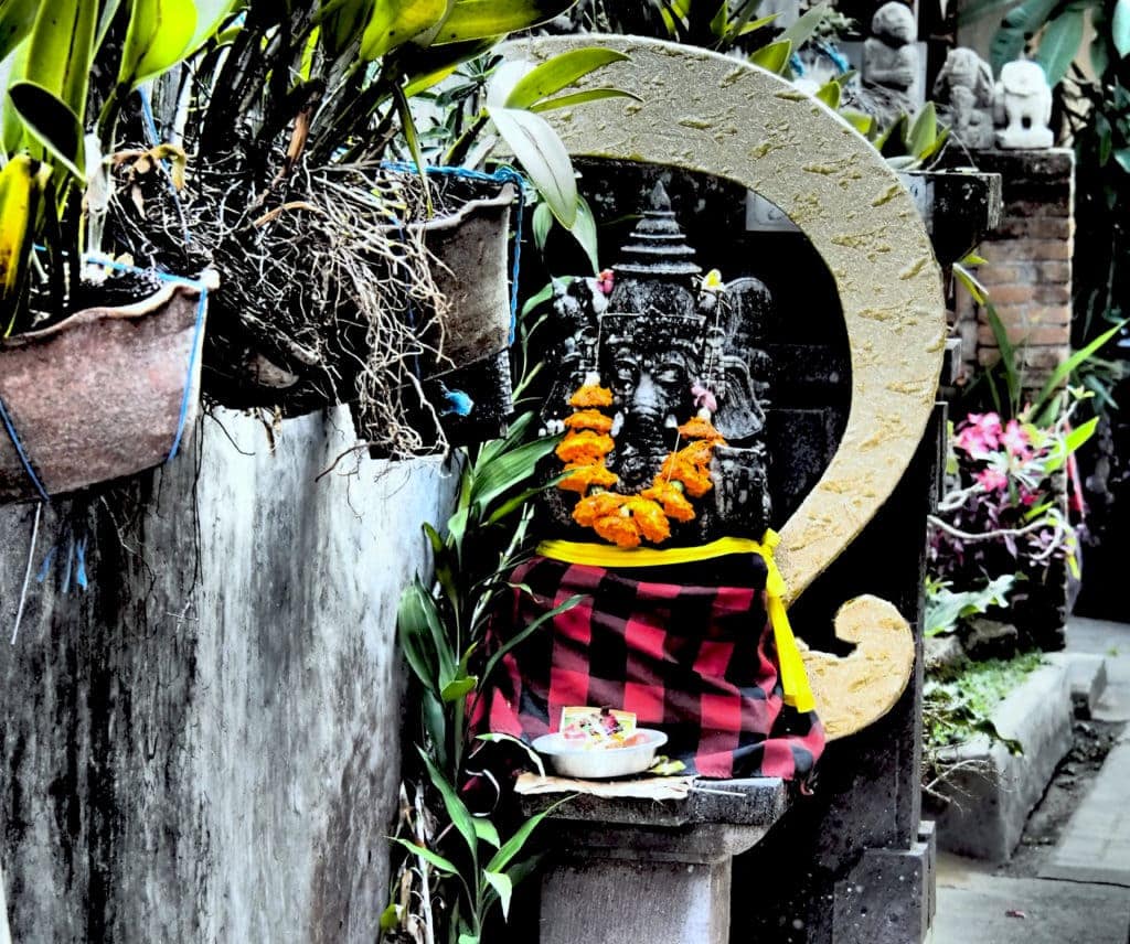 Opfergaben für die Götter auf Bali