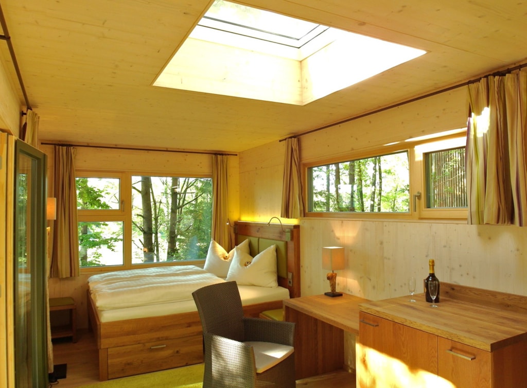 Die Baumhaus Lodge Schrems in Österreich