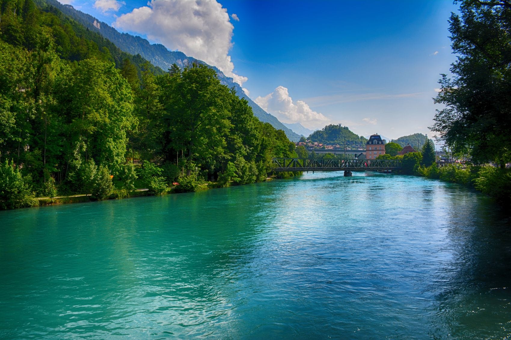 Fluss Aare in Interlaken in der Schweiz