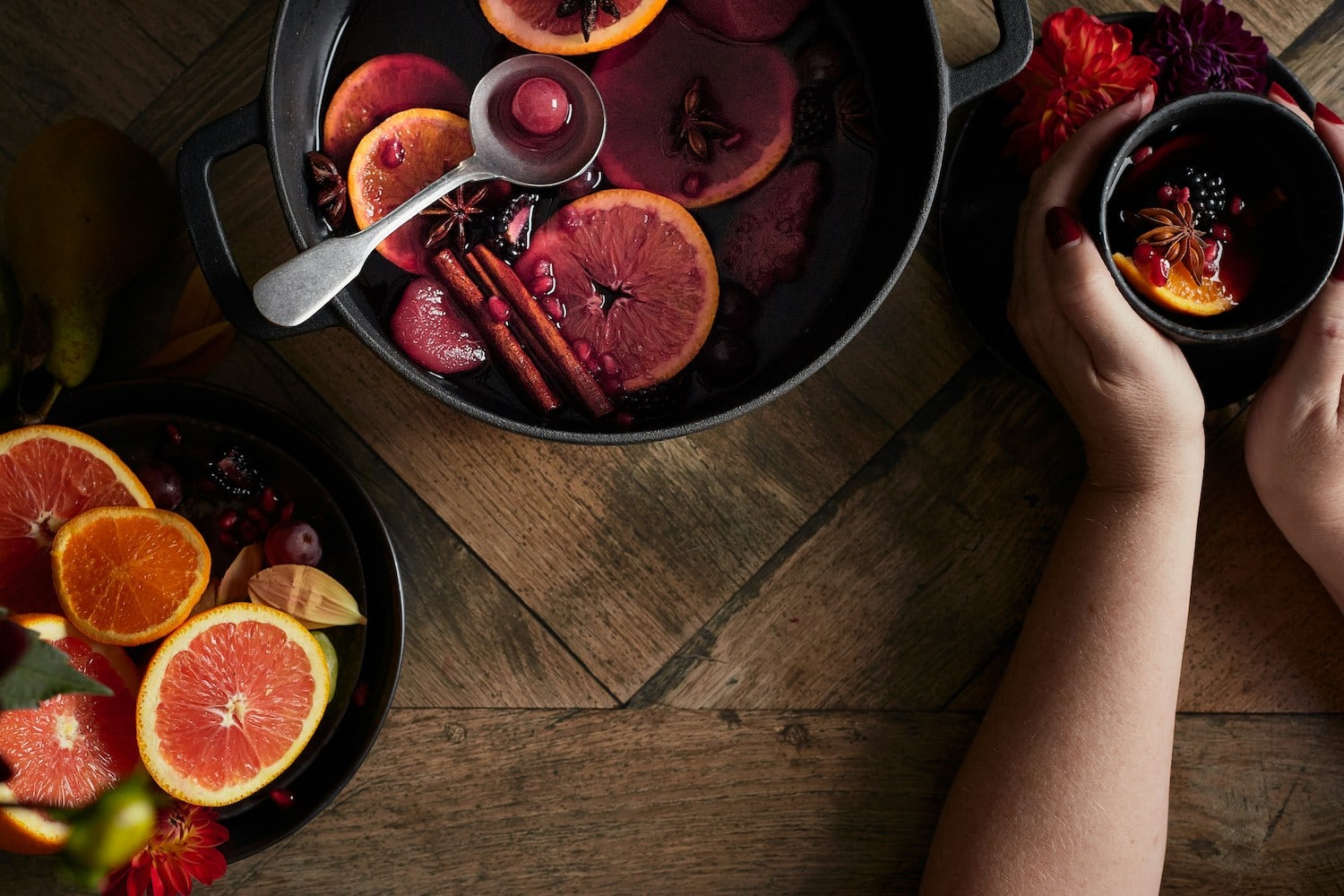 Glögg kochen im Topf