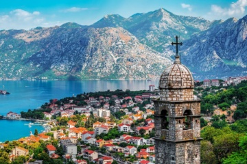 Glockenturm der Kirche Our Lady of Remedy in Kotor