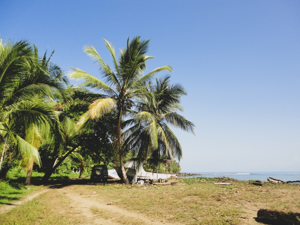 Einsamer Abschnitt in Bahía Drake auf der Osa Peninsula