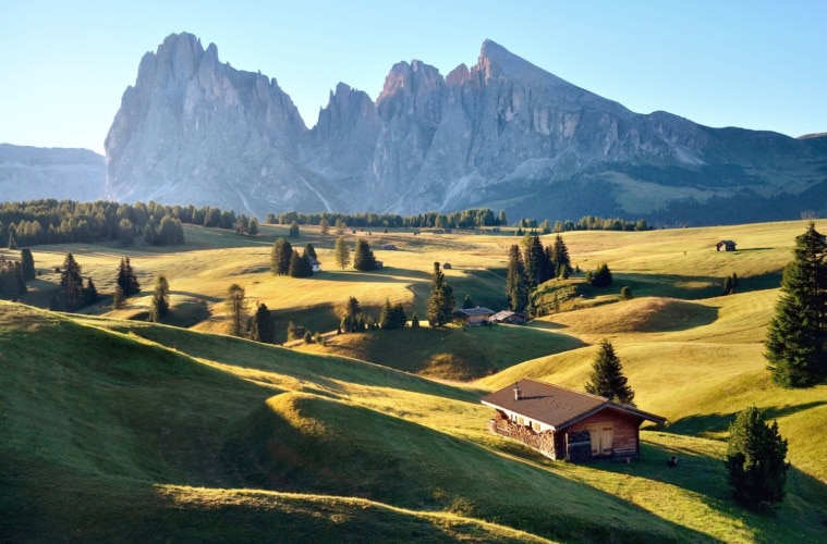 Seiner Alm in Südtirol zum Sonnenaufgang