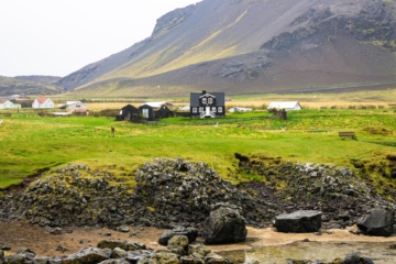 Holzhütten auf Island