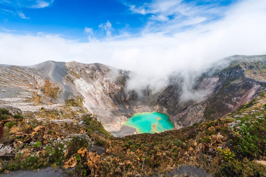 Berühmte Vulkane: Der Vulkan Irazu in Costa Rica ist einer der schönsten Vulkane der Welt.