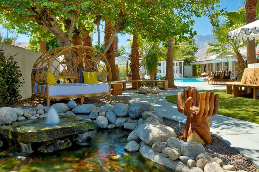 Pool-Area im Dive Palms Springs