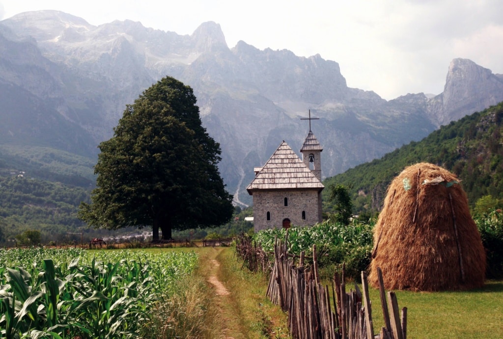 Albaniens Sehenswürdigkeiten: Dorf