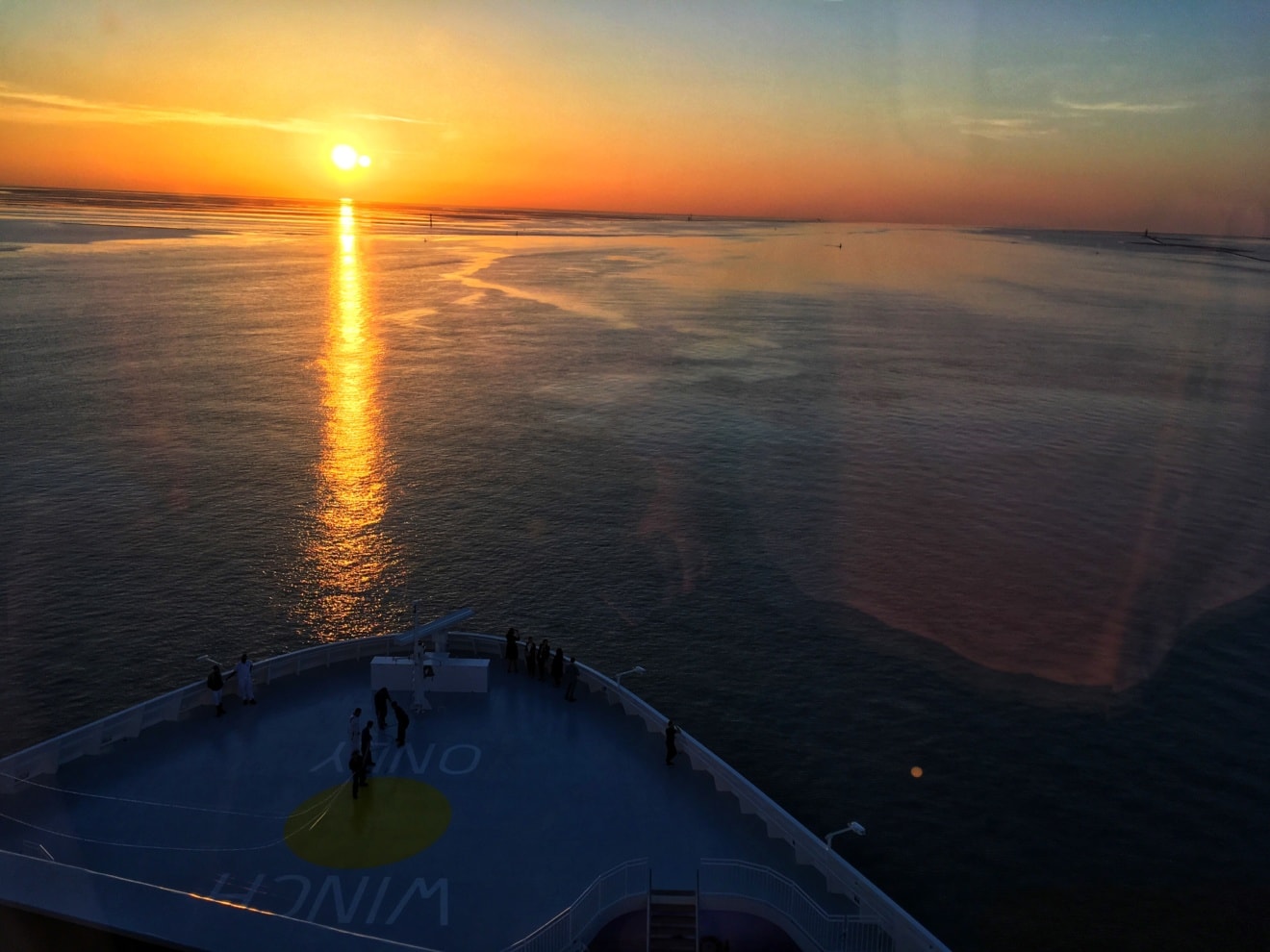 Sonnenuntergang in Bremerhaven auf der Norwegian Bliss