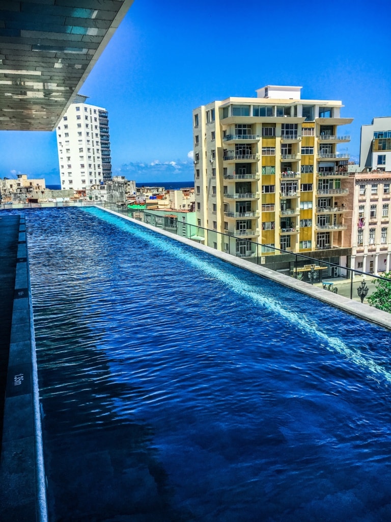 Swimmingpool im Iberostar Grand Packard Havanna