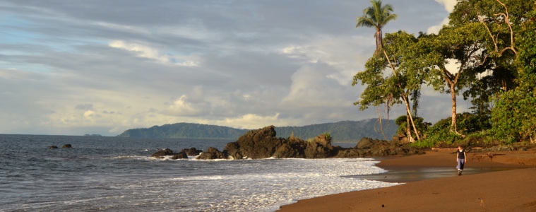 Strand auf der Osa-Halbinsel in Costa Rica