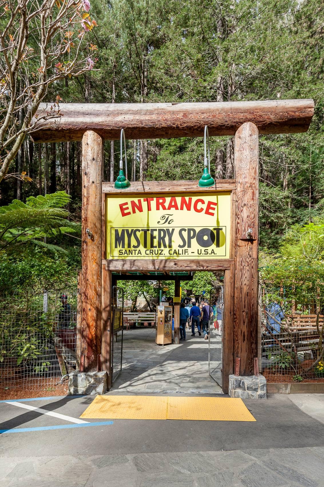 Eingang des Mystery Spot in Santa Cruz 