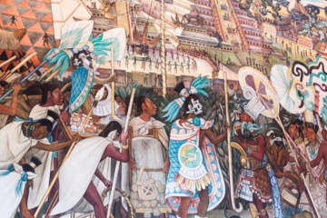 Buntes Wandgemälde mit buntem Markttreiben und Azteken