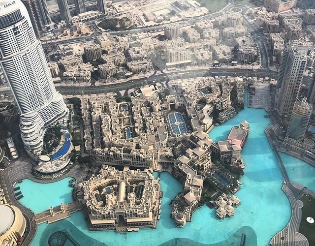 Blick von unten auf Burj Kahlifa,