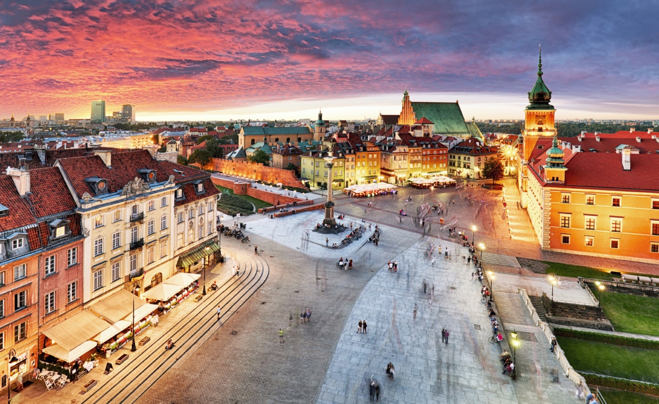 Königsschloss und Altstadt in Warschau aus der Vogelperspektive