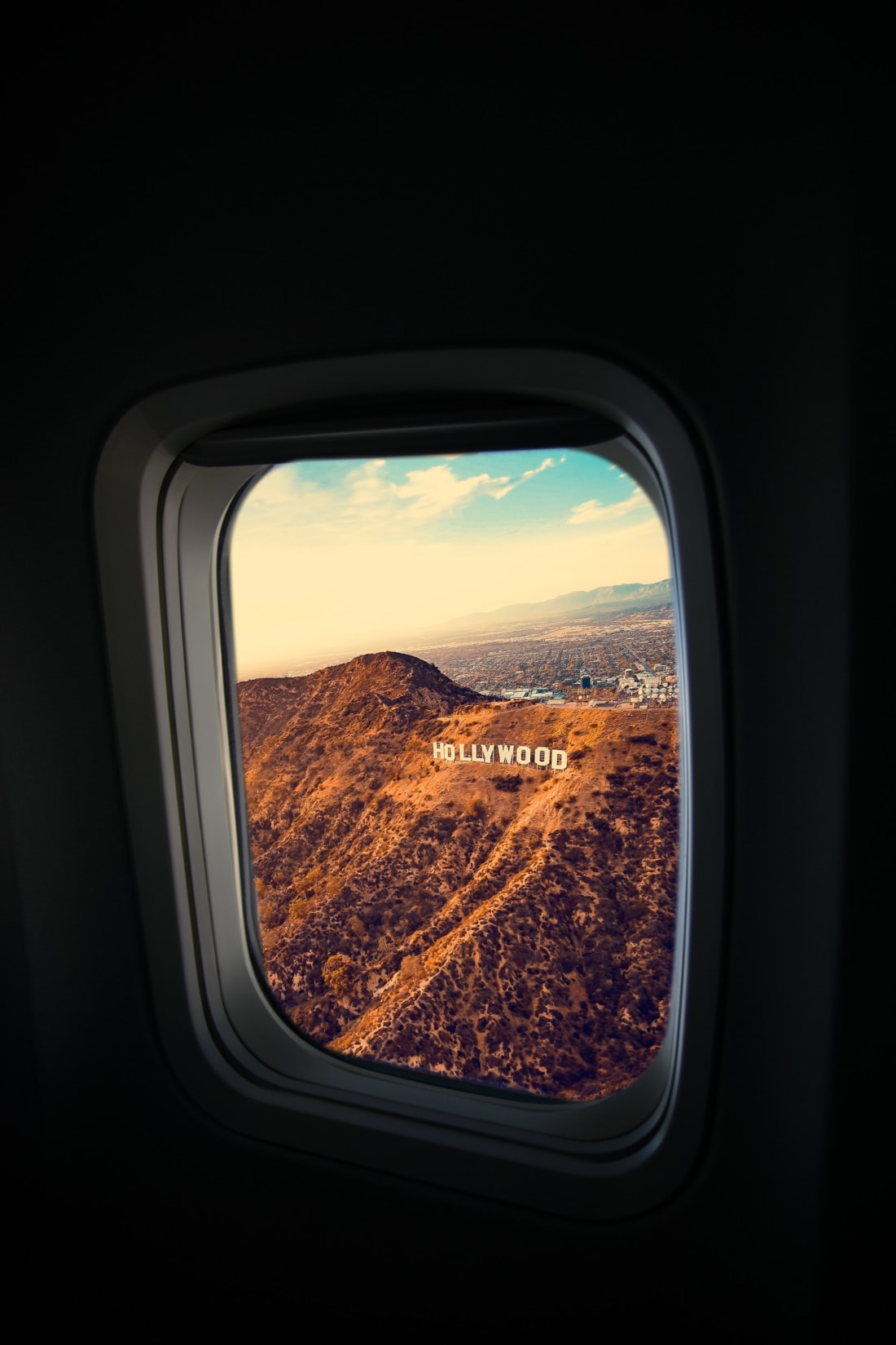 Hollywood-Schriftzug aus Flugzeug fotografiert