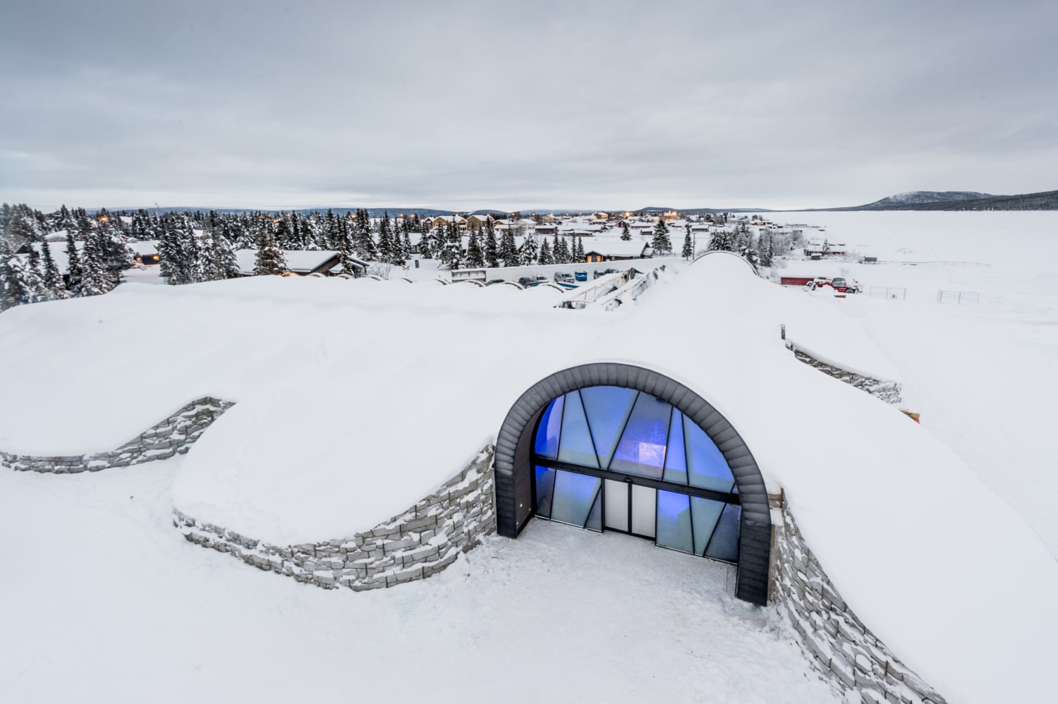 Eingang des Icehotel in Jukkasjärvi, Schweden