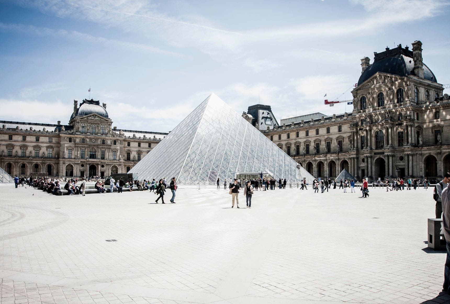 Louvre in Paris von außen