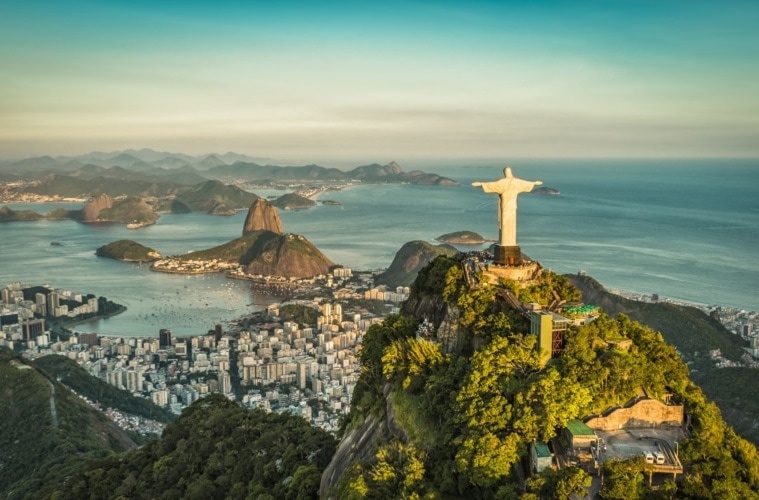Christusstatue und Zuckerhut in Rio de Janeiro, Brasilien