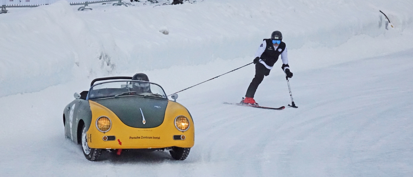 Skijöring - oder sich vom Rennwagen auf Ski übers Eis zerren lassen. So spektakulär war das GP Ice Race in Zell am See.
