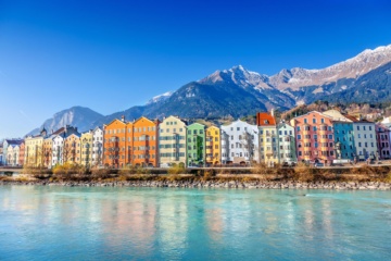 Panorama von Innsbruck, mit Inn, Mariahilf und Bergen