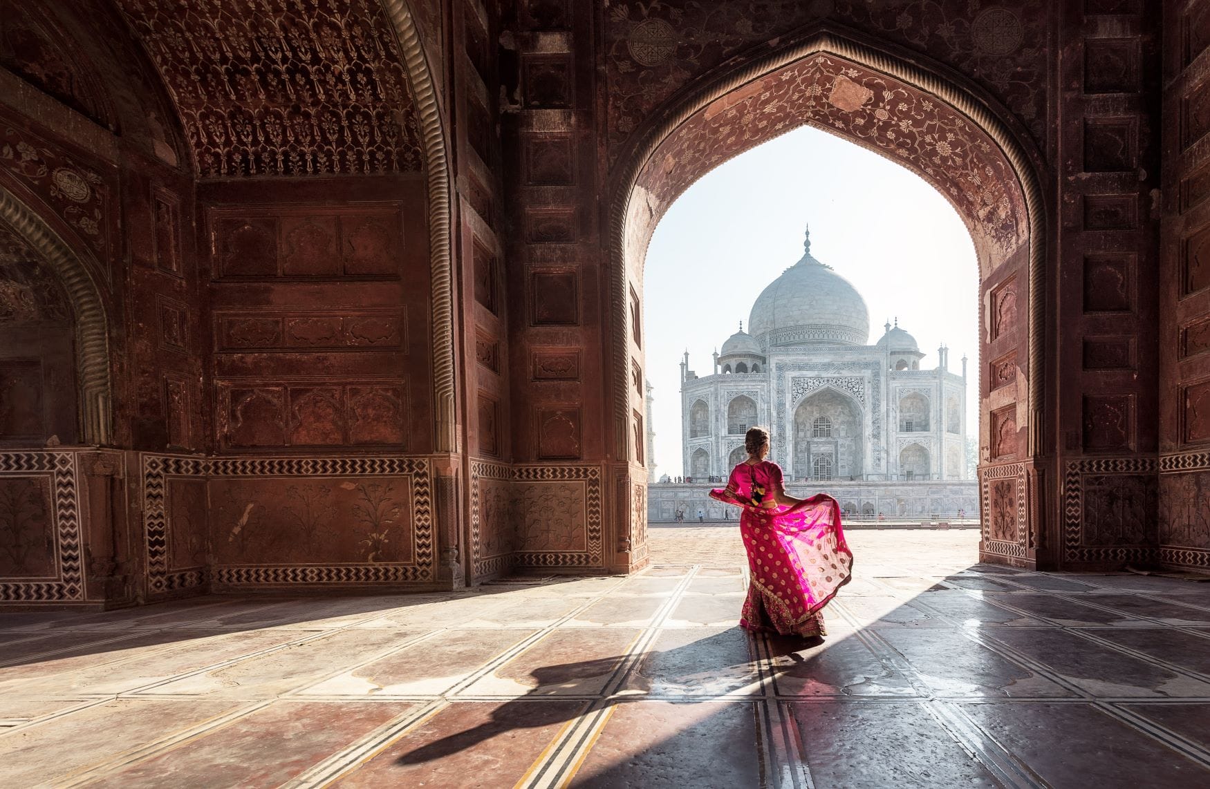 Frau in Taj Mahal, Agra, Uttar Pradesh, India