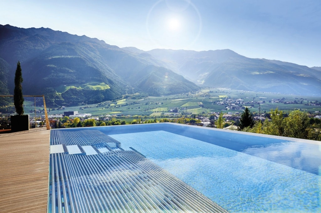 Pool im Hotel Preidlhof Luxury DolceVita Resort